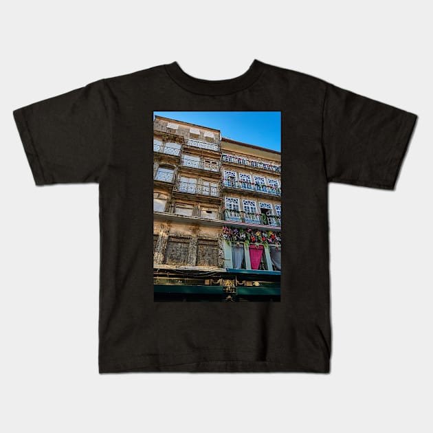 Porto contrasts Kids T-Shirt by mbangert